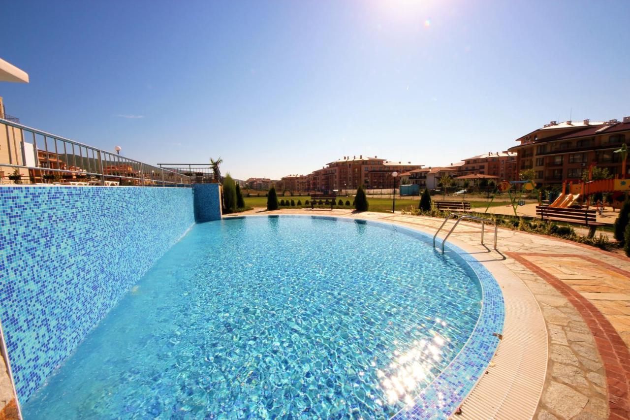 Sorrento - Menada Apartments Sveti Vlas Extérieur photo