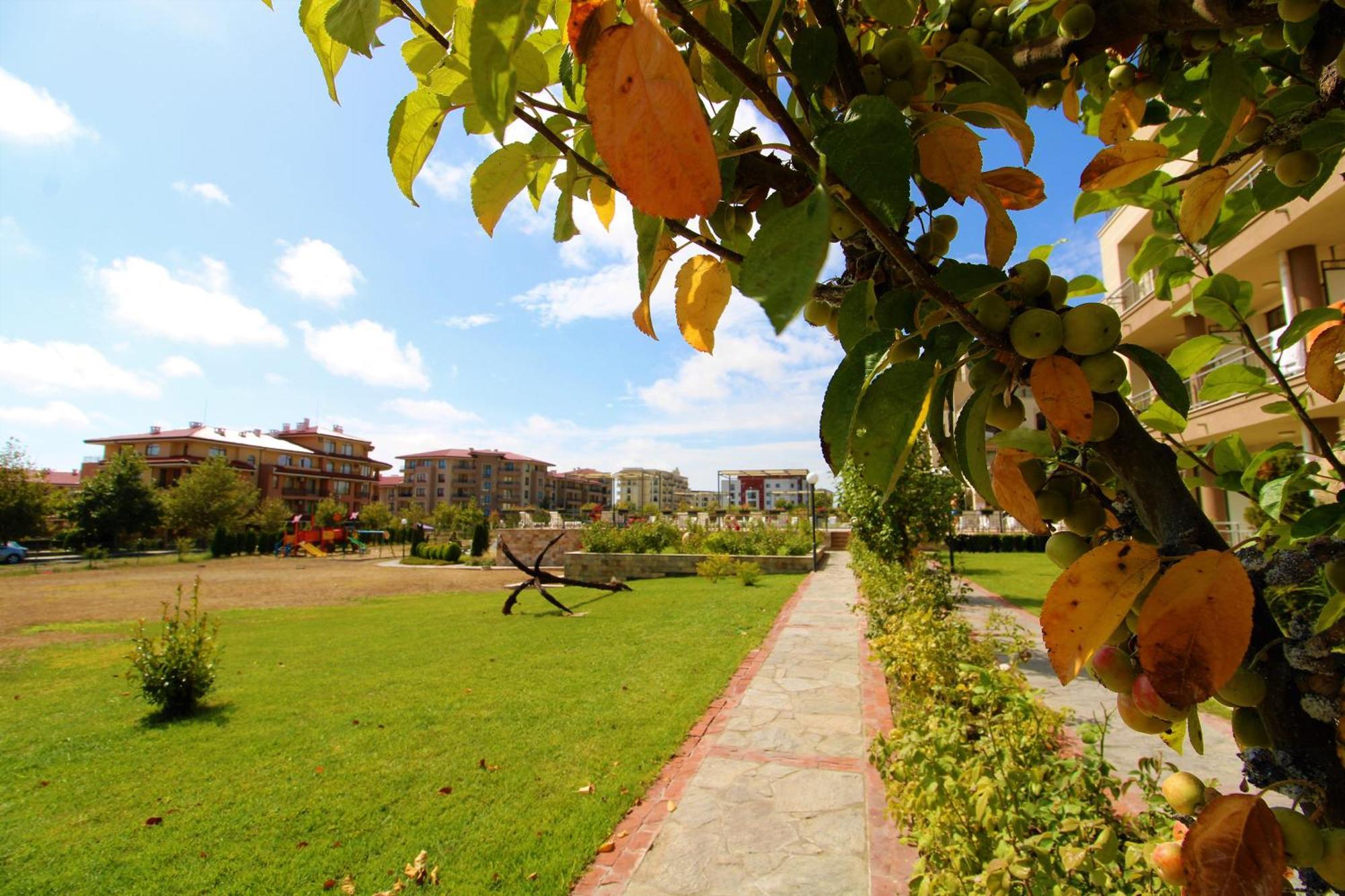 Sorrento - Menada Apartments Sveti Vlas Extérieur photo