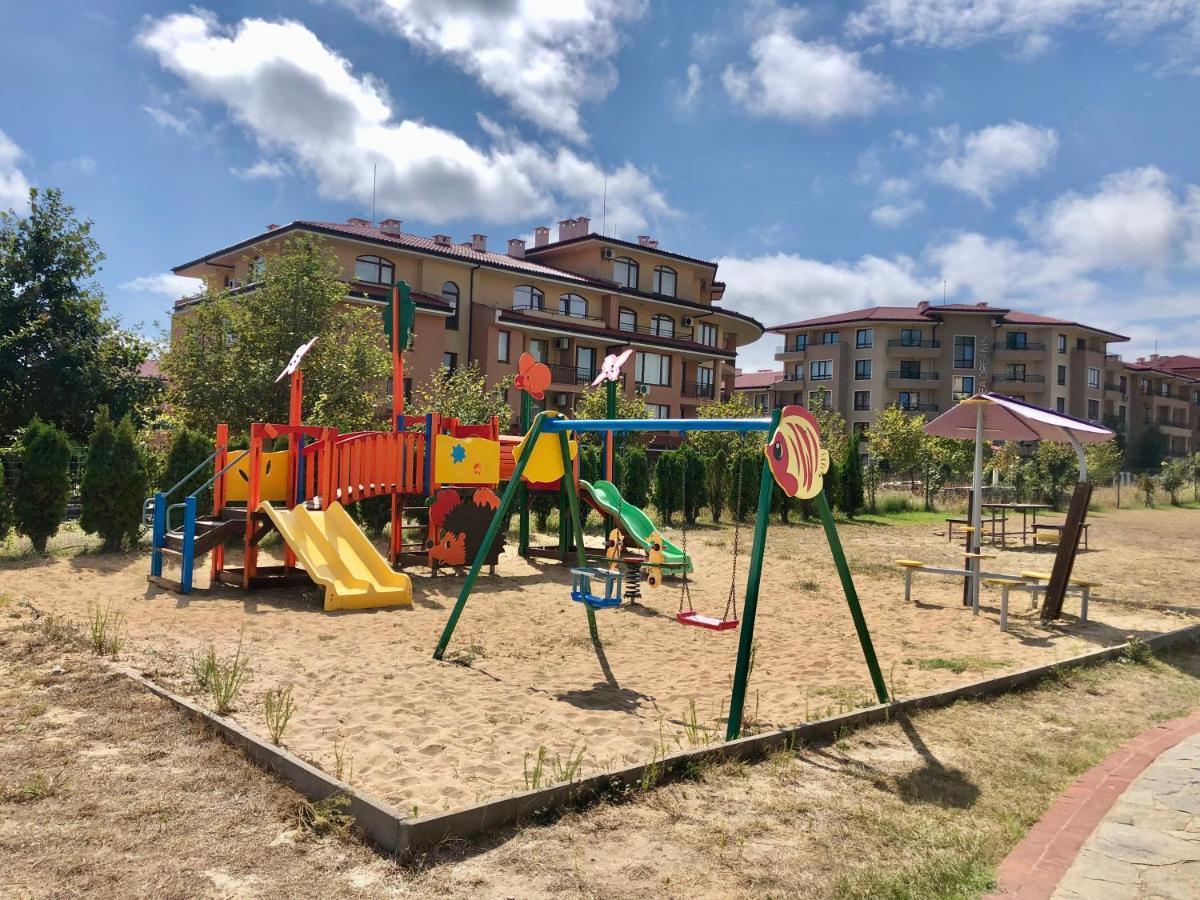 Sorrento - Menada Apartments Sveti Vlas Extérieur photo