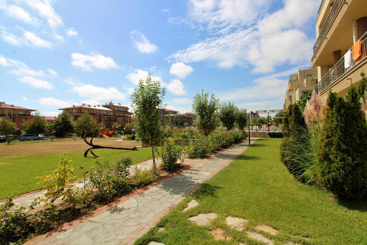 Sorrento - Menada Apartments Sveti Vlas Extérieur photo