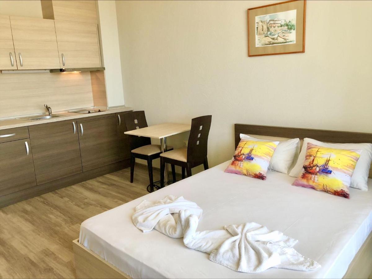 Sorrento - Menada Apartments Sveti Vlas Extérieur photo