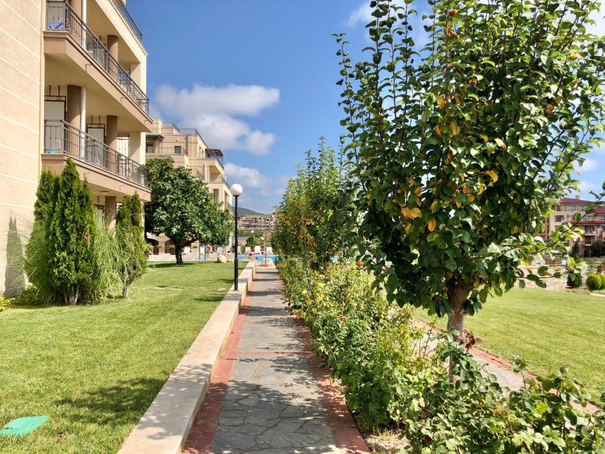 Sorrento - Menada Apartments Sveti Vlas Extérieur photo